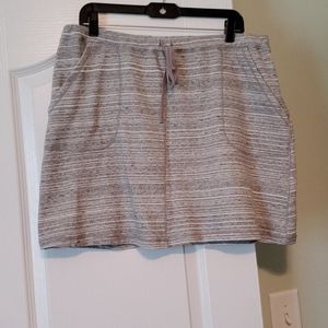 Max studio athletic style skirt
